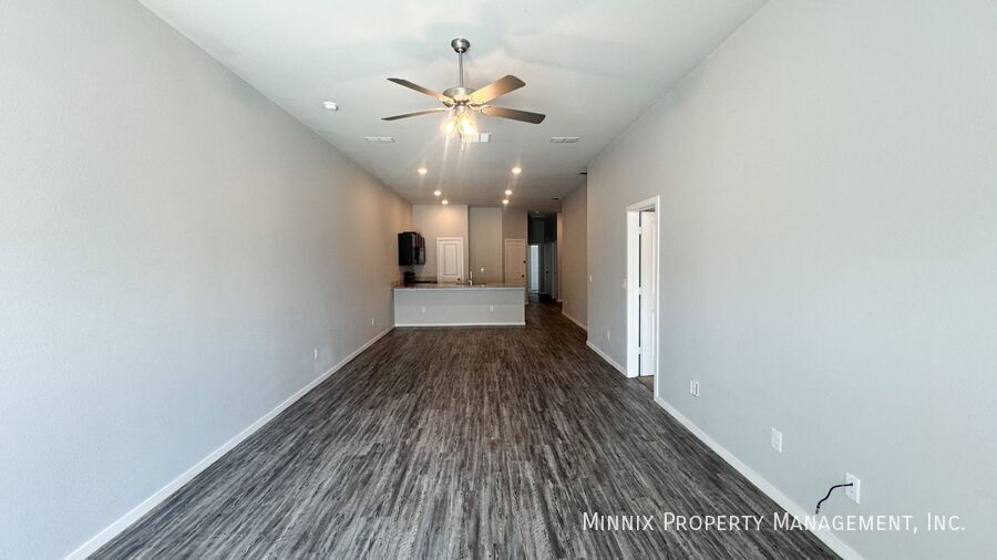 Building Photo - 2137 N Texas Ave