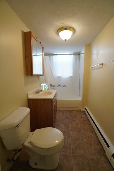 Building Photo - 230 Fuller St