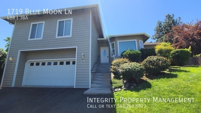 Primary Photo - 1719 Blue Moon Ln