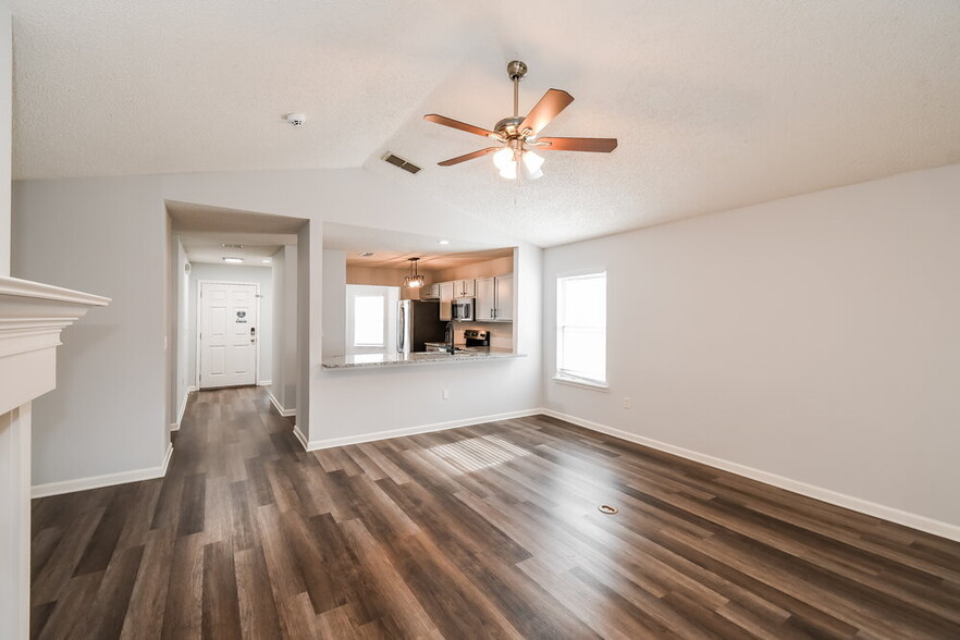 Building Photo - 8030 Welbeck Ln