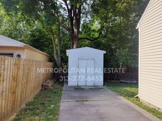 Building Photo - 29658 Balmoral St
