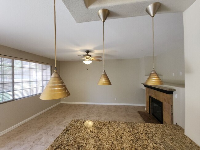 Building Photo - Immaculate Two Story Townhouse style Condo in Summerlin.