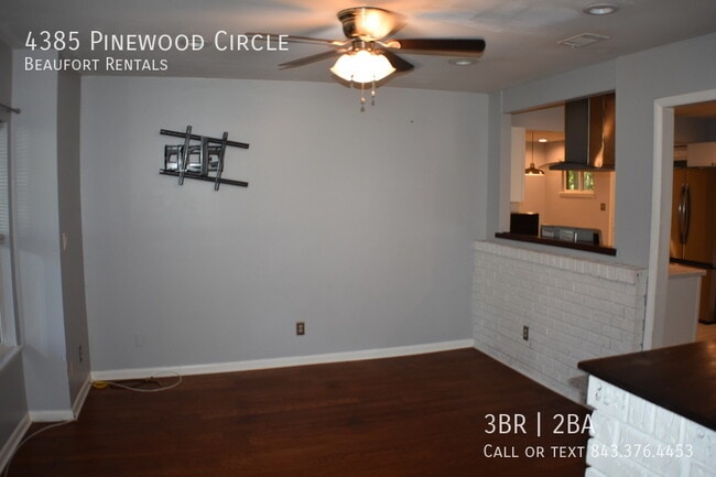 Building Photo - 4385 Pinewood Cir