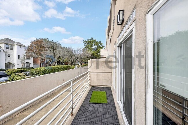 Building Photo - 4040 Avondale Ave