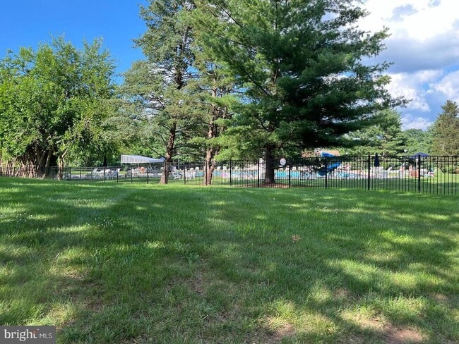 Building Photo - 9015 Hopkins Ct