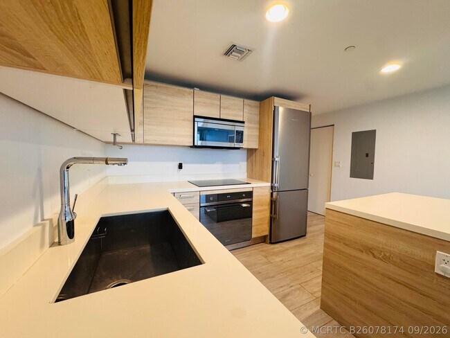 Building Photo - 16385 Biscayne Blvd