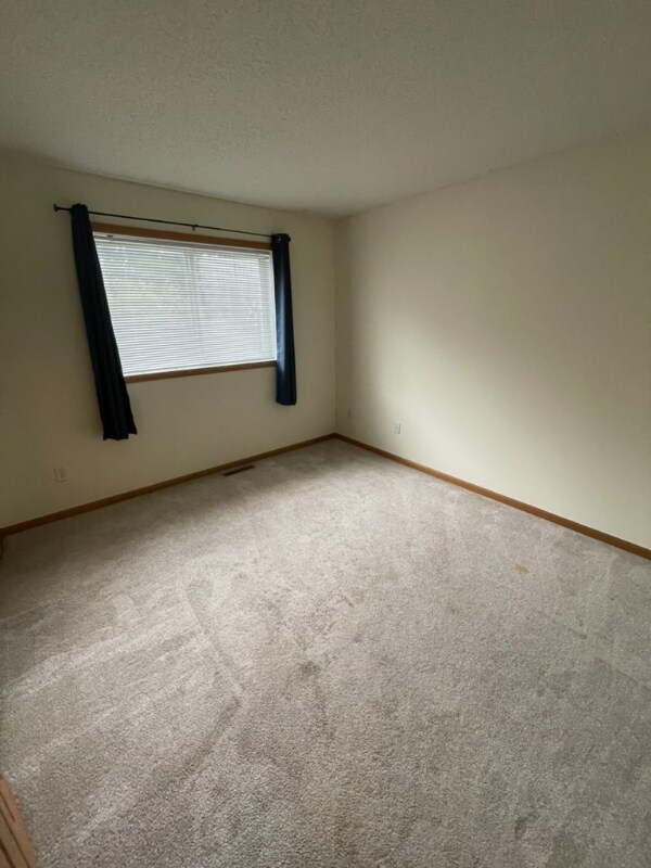 Building Photo - 6764 Meadow Grass Ln S