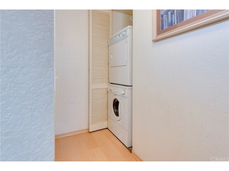 Building Photo - 10311 Azuaga St