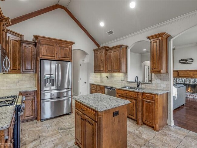 Building Photo - 218 Roanoke Cir