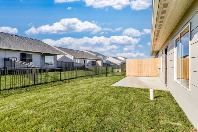 Building Photo - Fox Creek Holly Plan