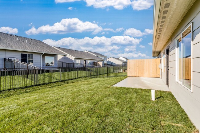 Building Photo - Fox Creek Holly Plan