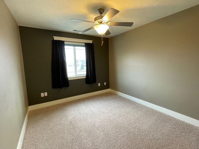 Building Photo - 2725 S Groom Way