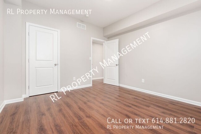 Building Photo - Super Cute 1st Floor unit in Duplex