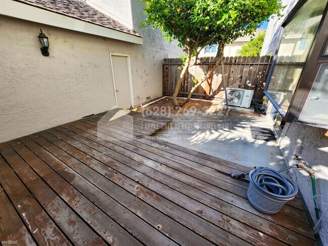 Building Photo - 3 br, 2.5 bath Townhome - 4246 Atlantic Co...