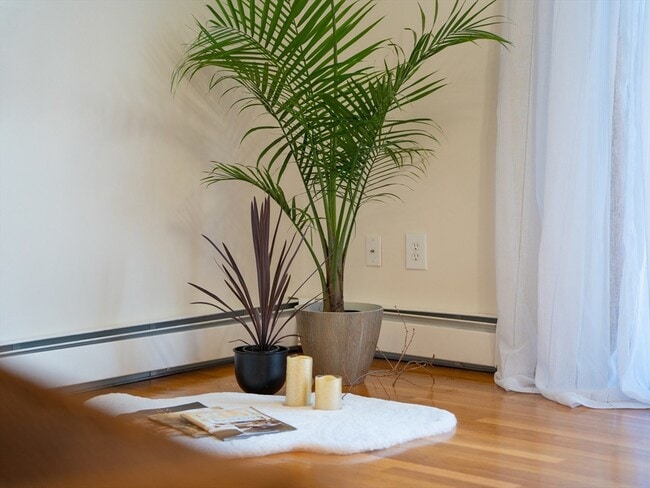 Building Photo - 82 Camelot Dr