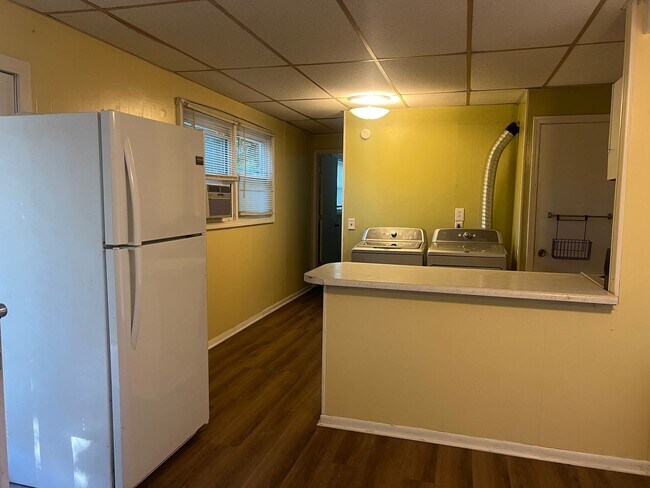 Building Photo - 8 Vine Ln