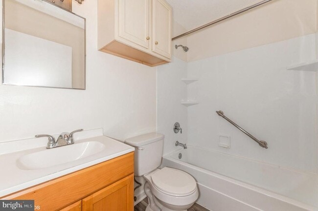 Building Photo - 19 Mooring Ct