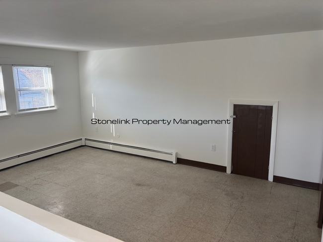 Building Photo - 220 Cross St