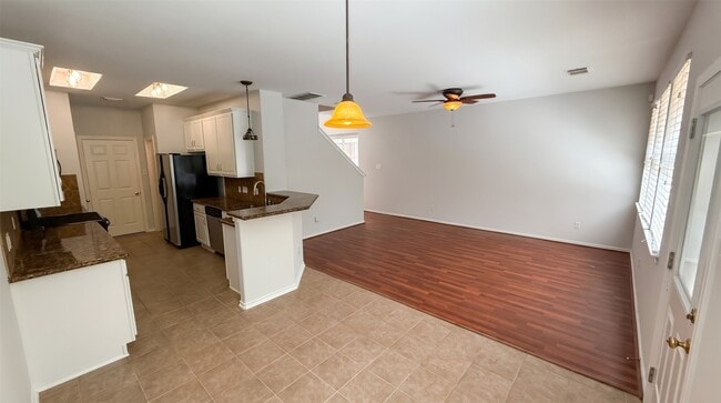 Building Photo - 35 Ledgestone Pl
