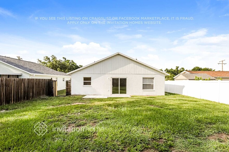 Building Photo - 1319 W Knollwood St