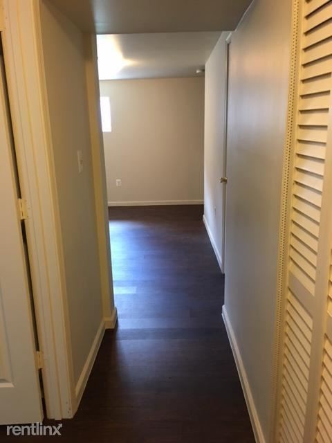 Building Photo - 4 br, 3 bath Townhome - 1133 Somerset St