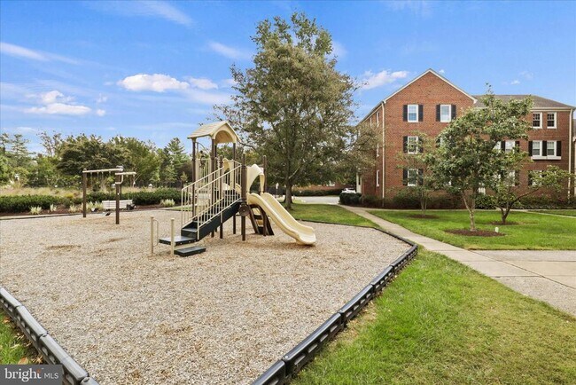 Building Photo - 6622 10th St