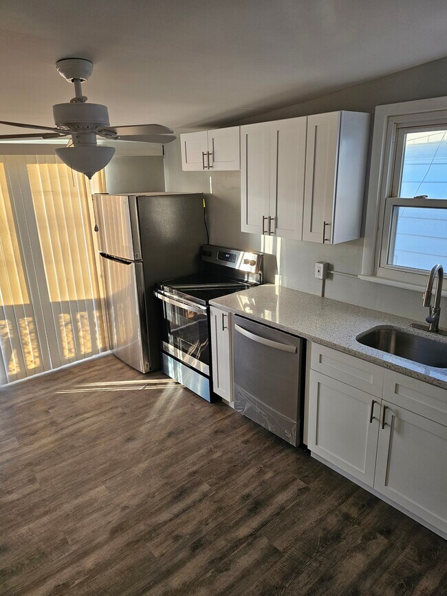 New appliances - 1348 Cypress Ave
