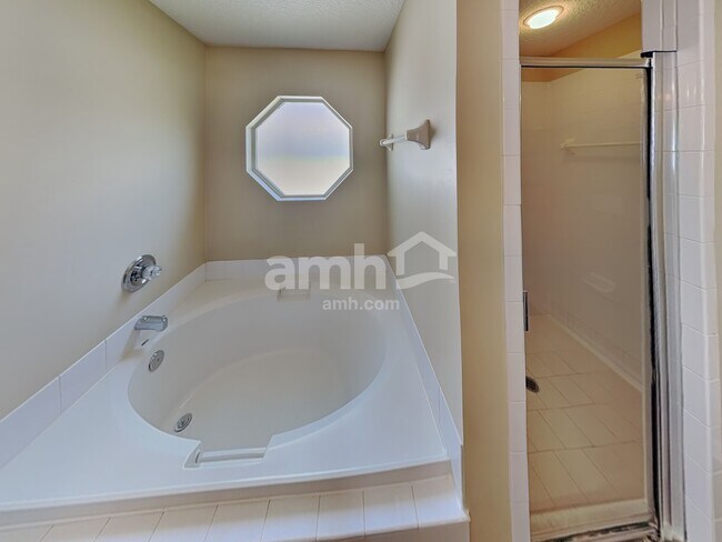 Building Photo - 1829 Keswick Rd