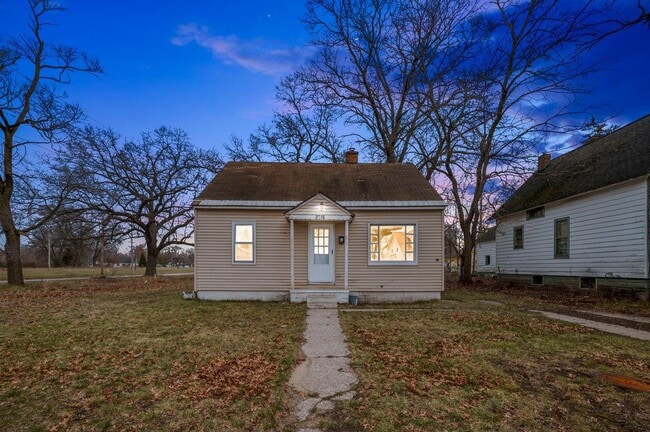 Building Photo - 2016 Reynolds St