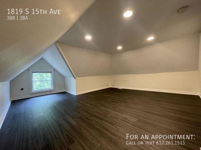 Building Photo - 1819 S 15th Ave