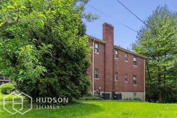 Building Photo - AVAILABLE NOW! - 4509 Barbara Place Unit 2...