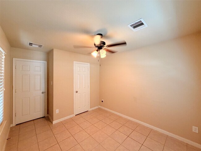 Building Photo - 8614 Brookdale Park Ln