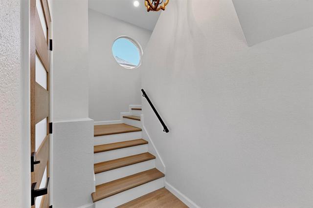 Building Photo - 1009 Lake Bluff Dr