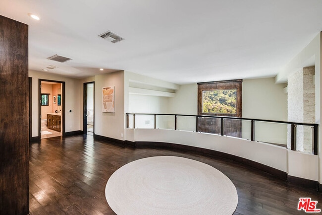 Building Photo - 11470 Dona Evita Dr