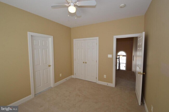 Building Photo - 43076 La Riva Dr