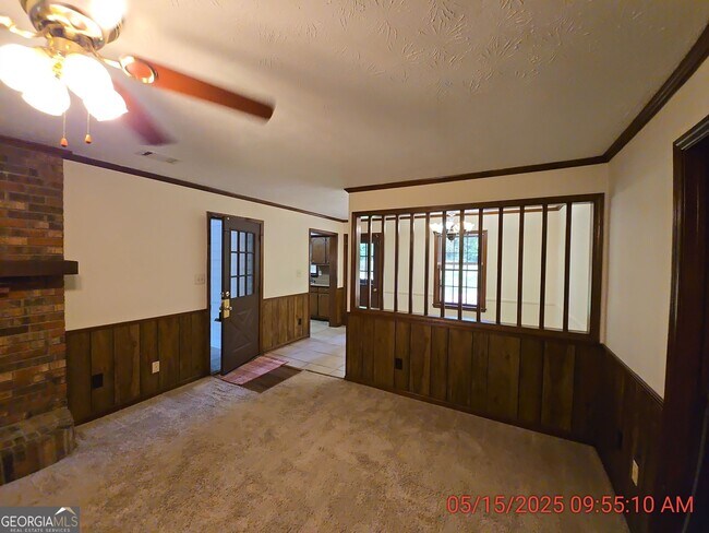 Building Photo - 3937 Woodland Cir SE