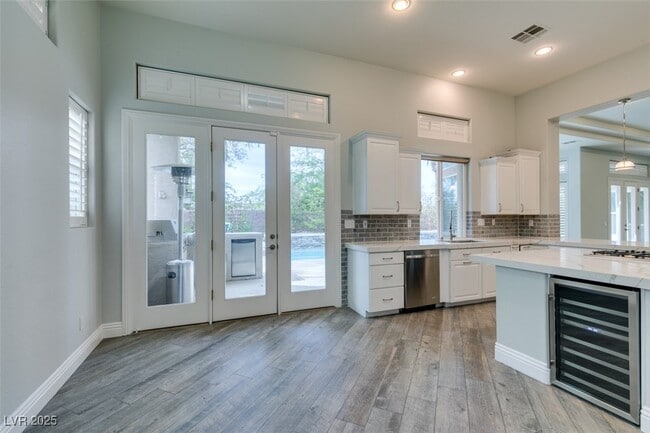 Building Photo - 1704 Cypress Manor Dr