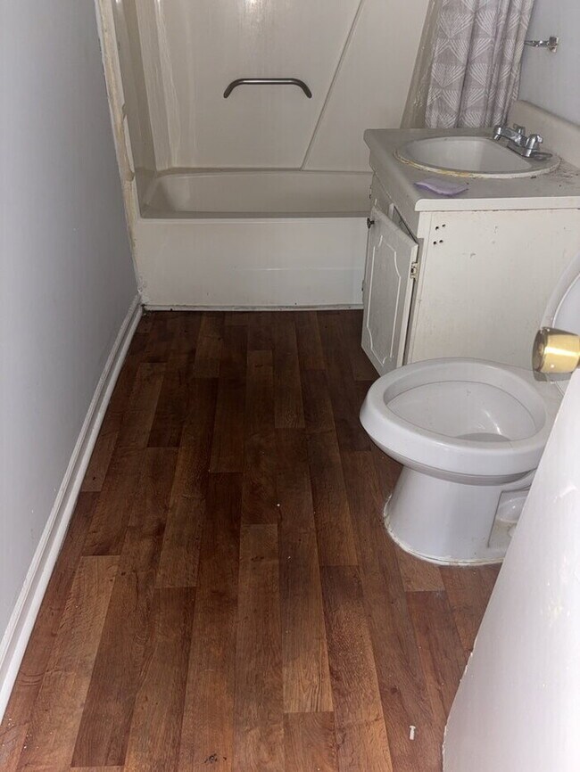 Building Photo - 2 Bedroom I Bath Moore, SC