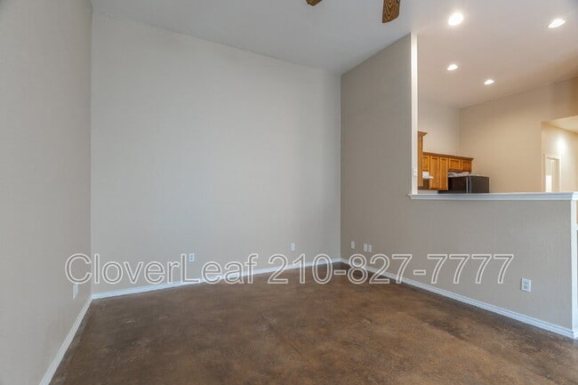 Building Photo - 5718 Golf Heights
