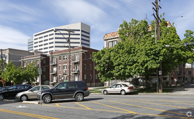 Building Photo - Downing