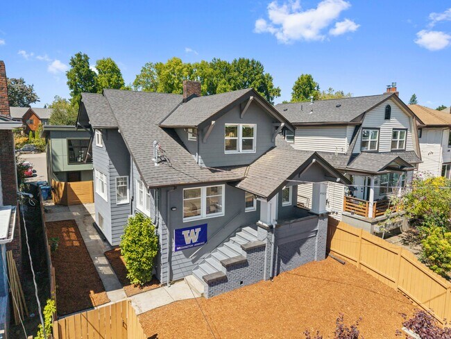 Building Photo - 4525 5th Ave NE