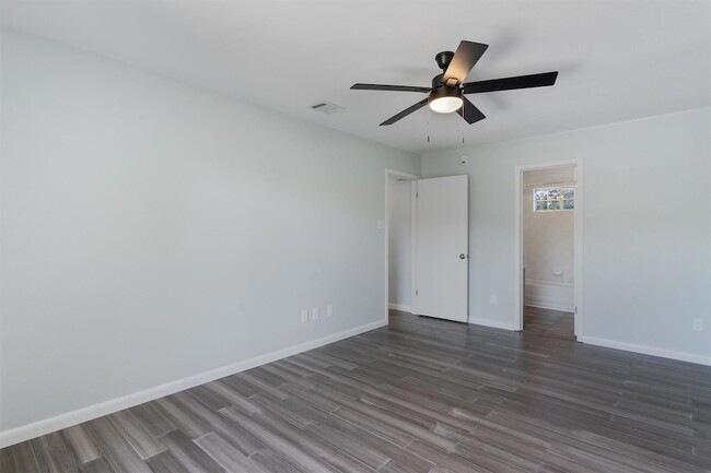 Building Photo - 6300 Crumley Ln