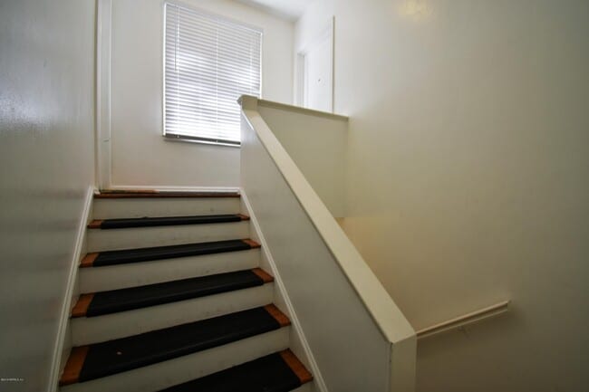 Building Photo - 3661 St Johns Ave