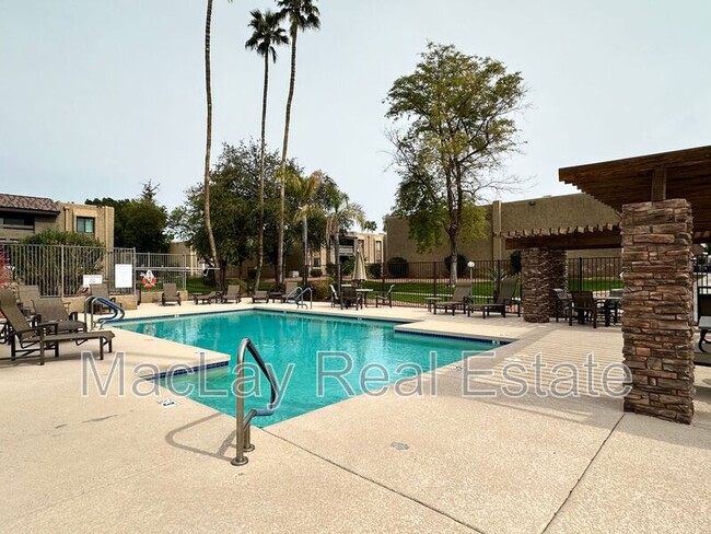 Building Photo - 3825 E Camelback Rd