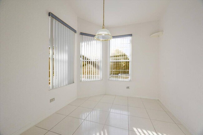 Building Photo - 429 Belfry Dr