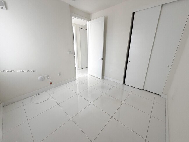 Building Photo - 10220 NW 63rd Terrace