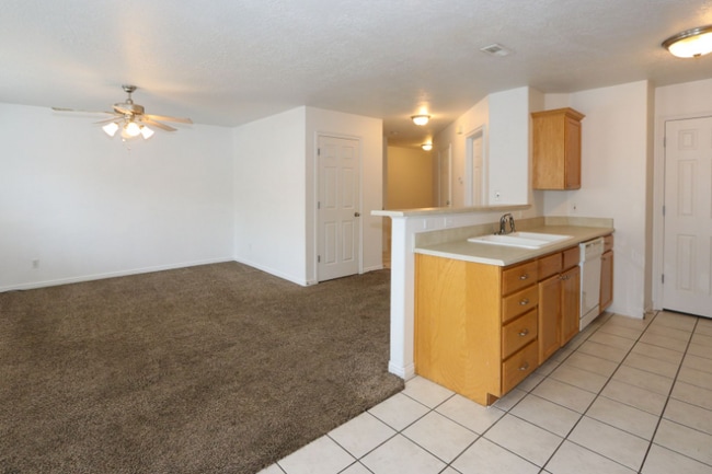 Building Photo - 10505 Sage Flats Way