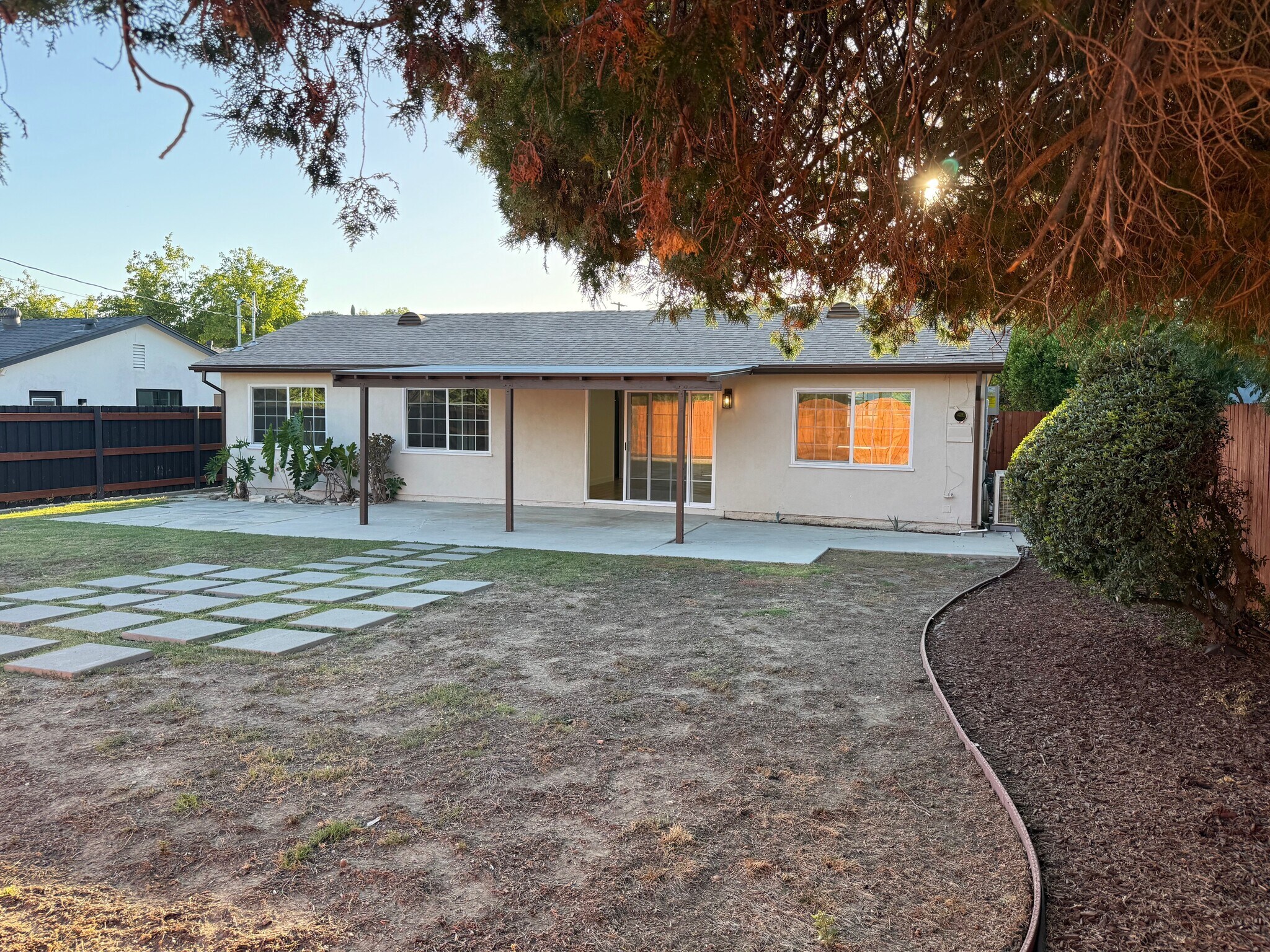 Building Photo - 6520 Debs Ave