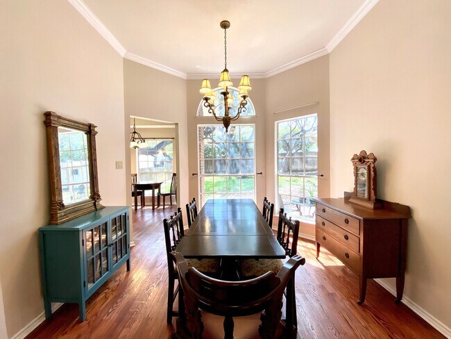 Building Photo - 13706 Morningbluff Dr