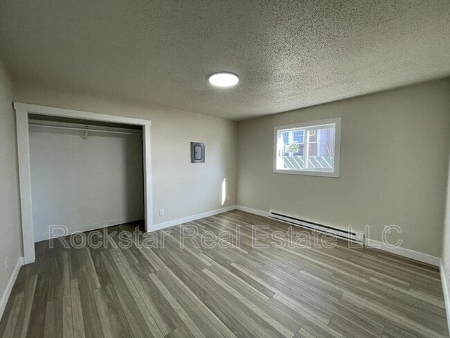 Building Photo - 1003 E Illinois Ave